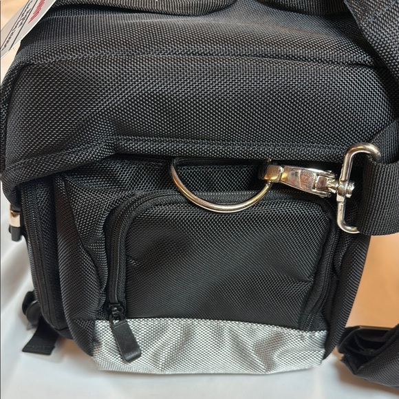 Canon Black Messenger Bag Durable and Functional - Picture 7 of 17